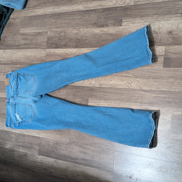 American Eagle Outfitters Light Blue Flare Jeans - Picture 2 of 2